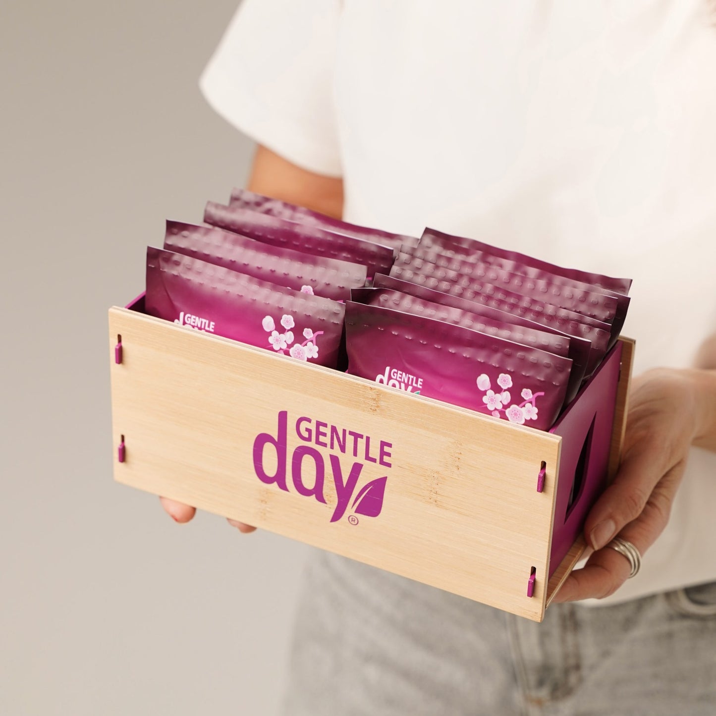 Bambusowy organizer na środki higieniczne